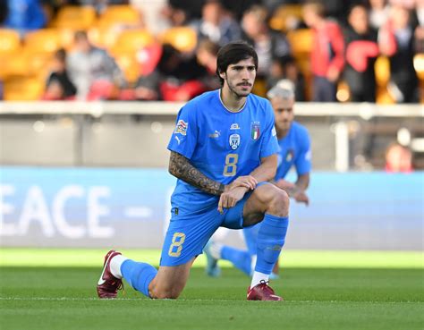 sandro tonali football