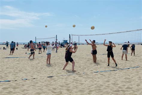Santa Monica Beach Volleyball: The Ultimate Guide