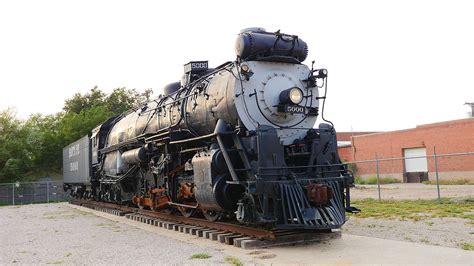 santa fe 2-10-4 steam locomotive