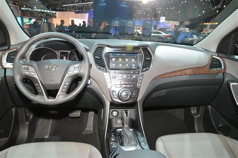 santa fe hyundai 2017 interior