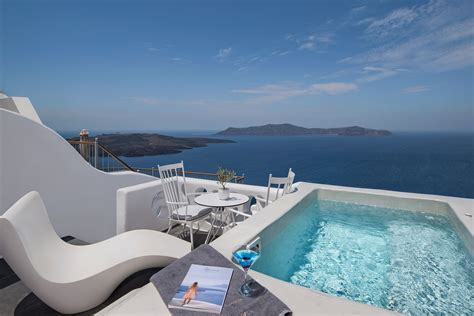 santorini hotels with jacuzzi