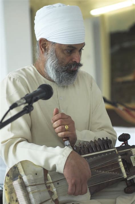 Sarangi Holding Technique