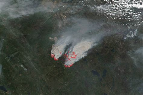 satellite map of canada fires