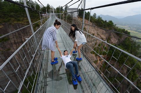 scary glass bridge china