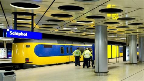 schiphol airport to amsterdam centraal train