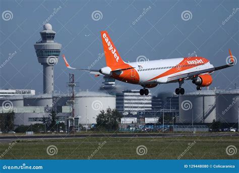 schiphol departures easyjet