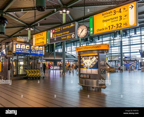 schiphol train station departures