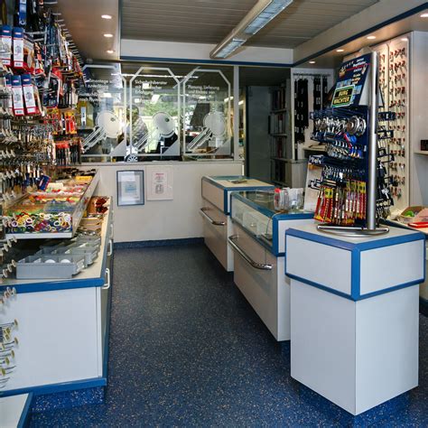 Kluth joins Bloomberg as opinions editor Talking Biz News