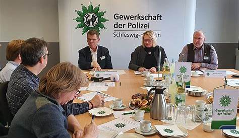 Neue Polizei-Ausrüstung in Schleswig-Holstein schützt Polizeibeamte