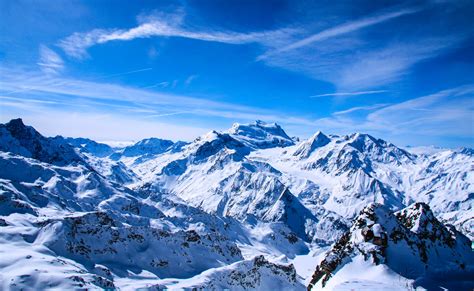 schnee in den schweizer alpen