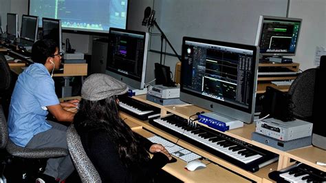 schools for music production new england