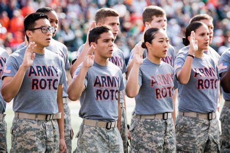 schools that offer army rotc