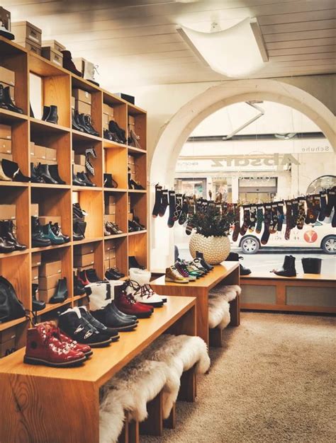 Schnabelschuh mit Schnürösen, Bamberg, 1470 Mittelalterliche mode