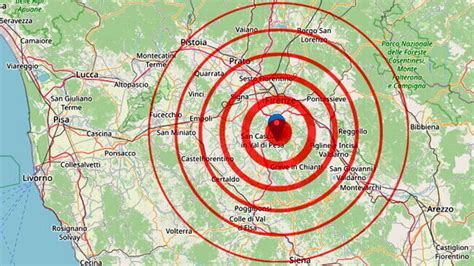 scossa terremoto 10 minuti fa firenze