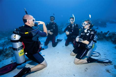 scuba diving instruction