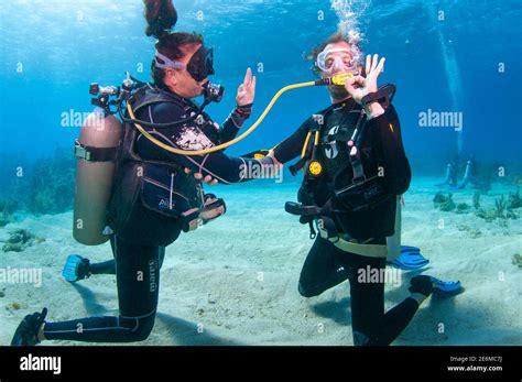scuba instructor and student
