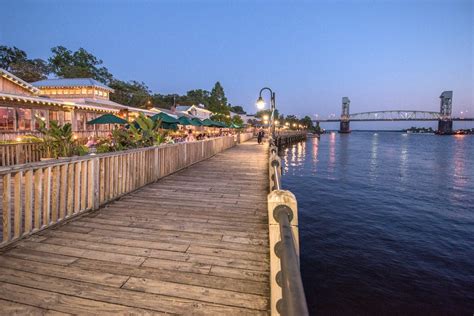 seafood restaurants in downtown wilmington nc