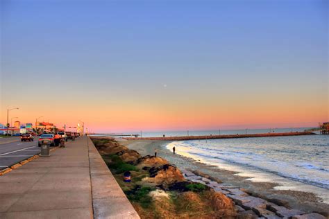 Livin' on the Edge A Day at Galveston's Seawall Houstonia