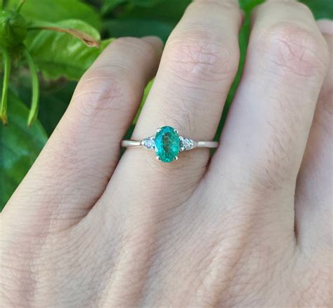 Second Hand Emerald Engagement Rings - Riccda