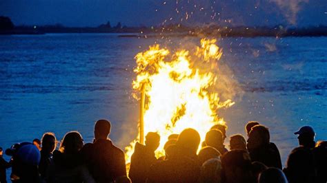 seit wann gibt es osterfeuer