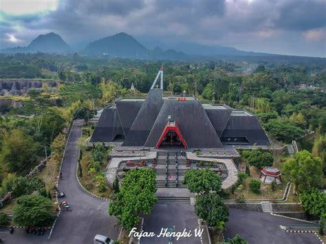 Museum Gunung Merapi, Koleksi Dan Sejarah Dahsyatnya Letusan Gunung Merapi
