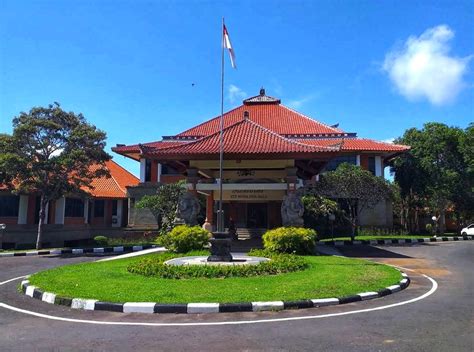 Panduan Memilih Sekolah Tinggi Pariwisata Nusa Dua Bali Terbaik