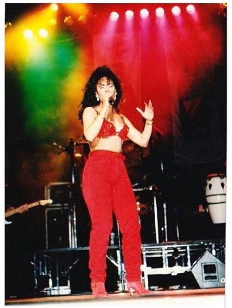 selena quintanilla in red outfit