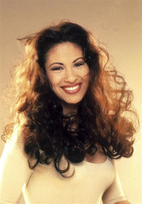 selena quintanilla wallpaper