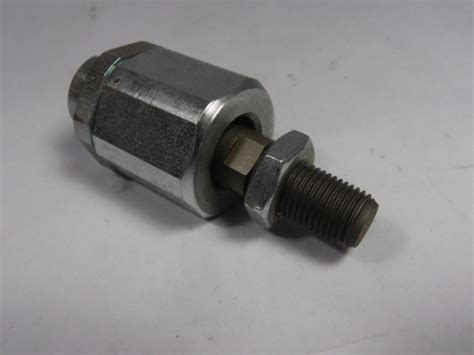 Self Aligning Rod Coupler