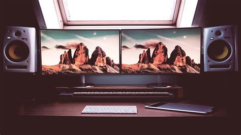 separate wallpapers for dual monitors