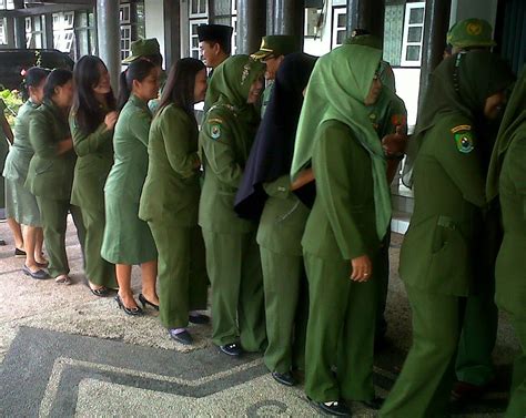 Peraturan Baru Tentang Pakaian ASN/PNS di MTsN Banjar Selatan 2