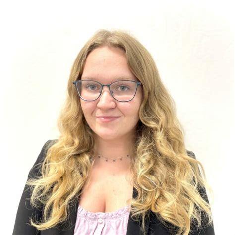 Unveiling Serena Lewis: The Tennis Star's惊人成就与秘密