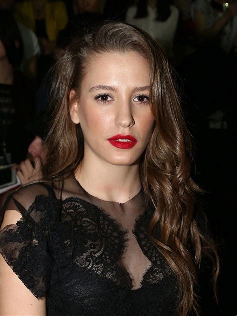 serenay sarikaya