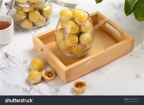 Serving Nastar with Hot Tea