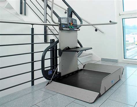 Servoscala Con Pedana Prezzi