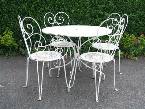 set tavolo e sedie da giardino in ferro