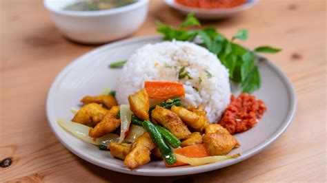 Set Ayam Goreng Kunyit Yang Sedap Dan Mudah