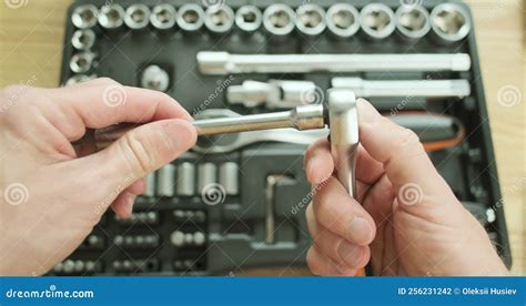 Set Of Tools Puts A Para In Trouble