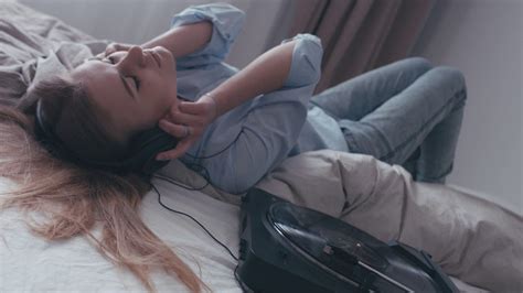 The Secret to Perfect Sex Moans: 3 Tips