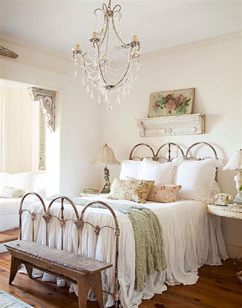 25 Fashionable Shabby Chic Bedroom (All are Stylish!)