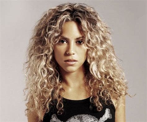 shakira facts that made her famous