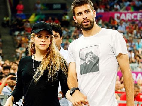 shakira married to soccer player