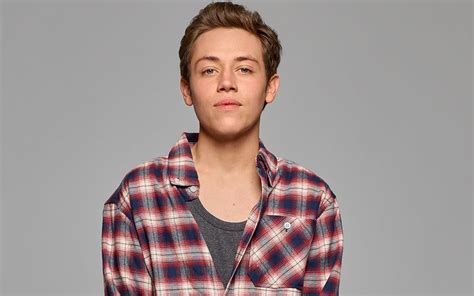 shameless carl gallagher actor