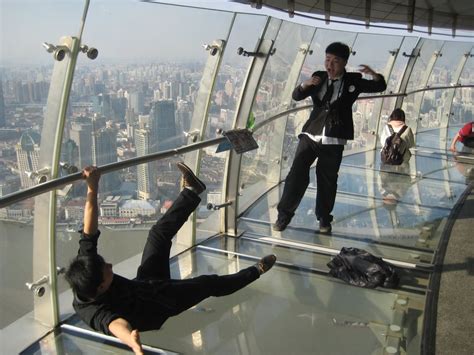 shanghai tower glass floor