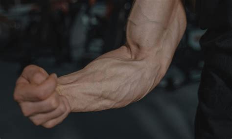 Sharp Pain In Forearm When Doing Curls