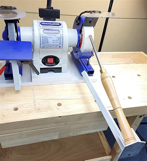 Sharpening Chisel With Bench Grinder
