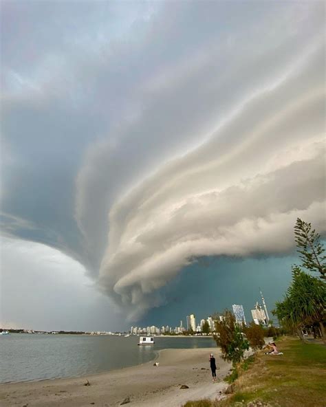 Shelf Cloud Wiki