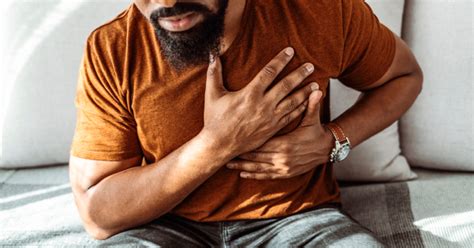 shingles stabbing pain in chest