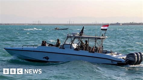 ship attacked in yemen port