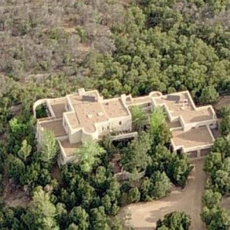 shirley maclaine home in new mexico
